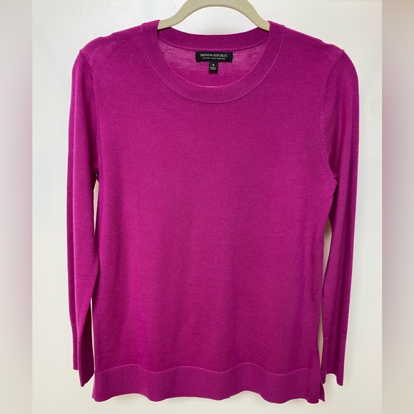 Banana Republic Extra-Fine Merino Swearer. Size Small in Purple. - Picture 2 of 9
